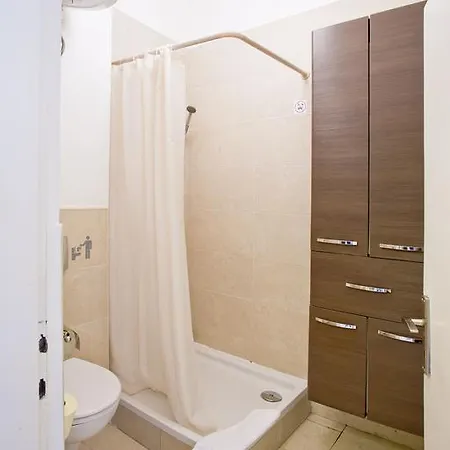 17 Guest house